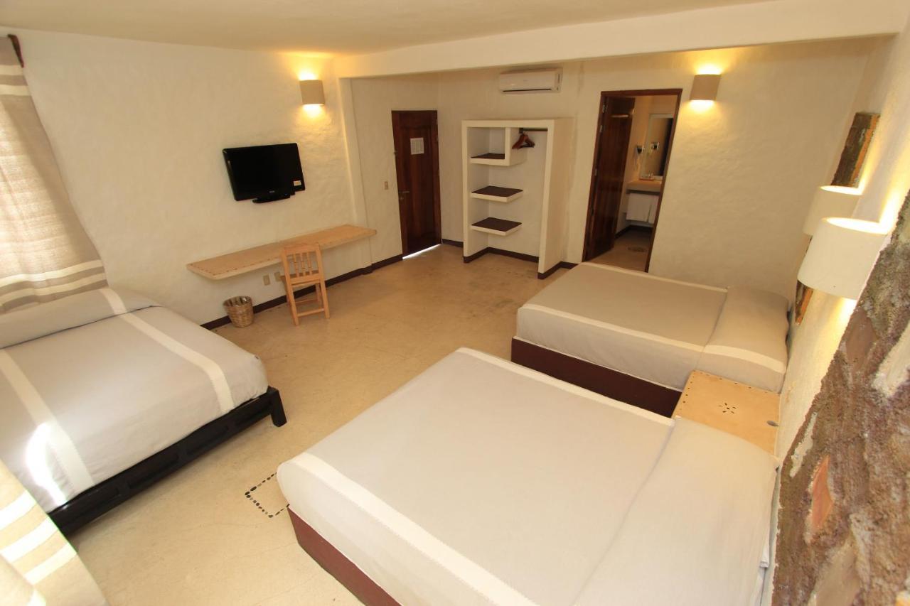 Hotel Plaza Tangolunda Εξωτερικό φωτογραφία