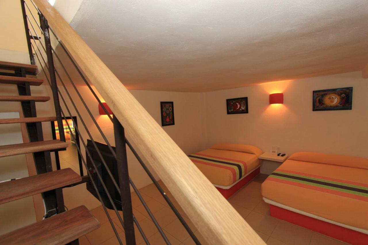 Hotel Plaza Tangolunda Εξωτερικό φωτογραφία