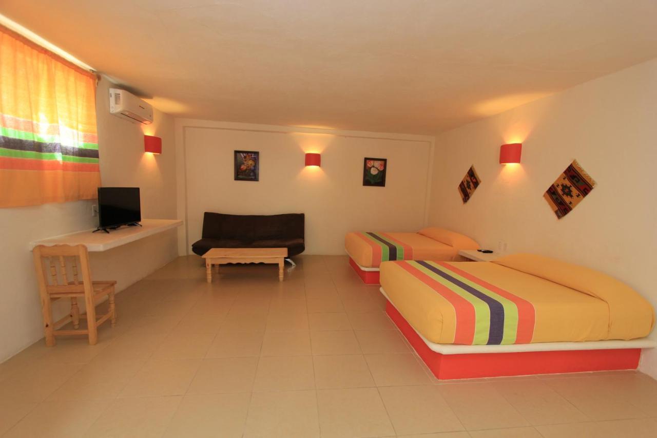 Hotel Plaza Tangolunda Εξωτερικό φωτογραφία