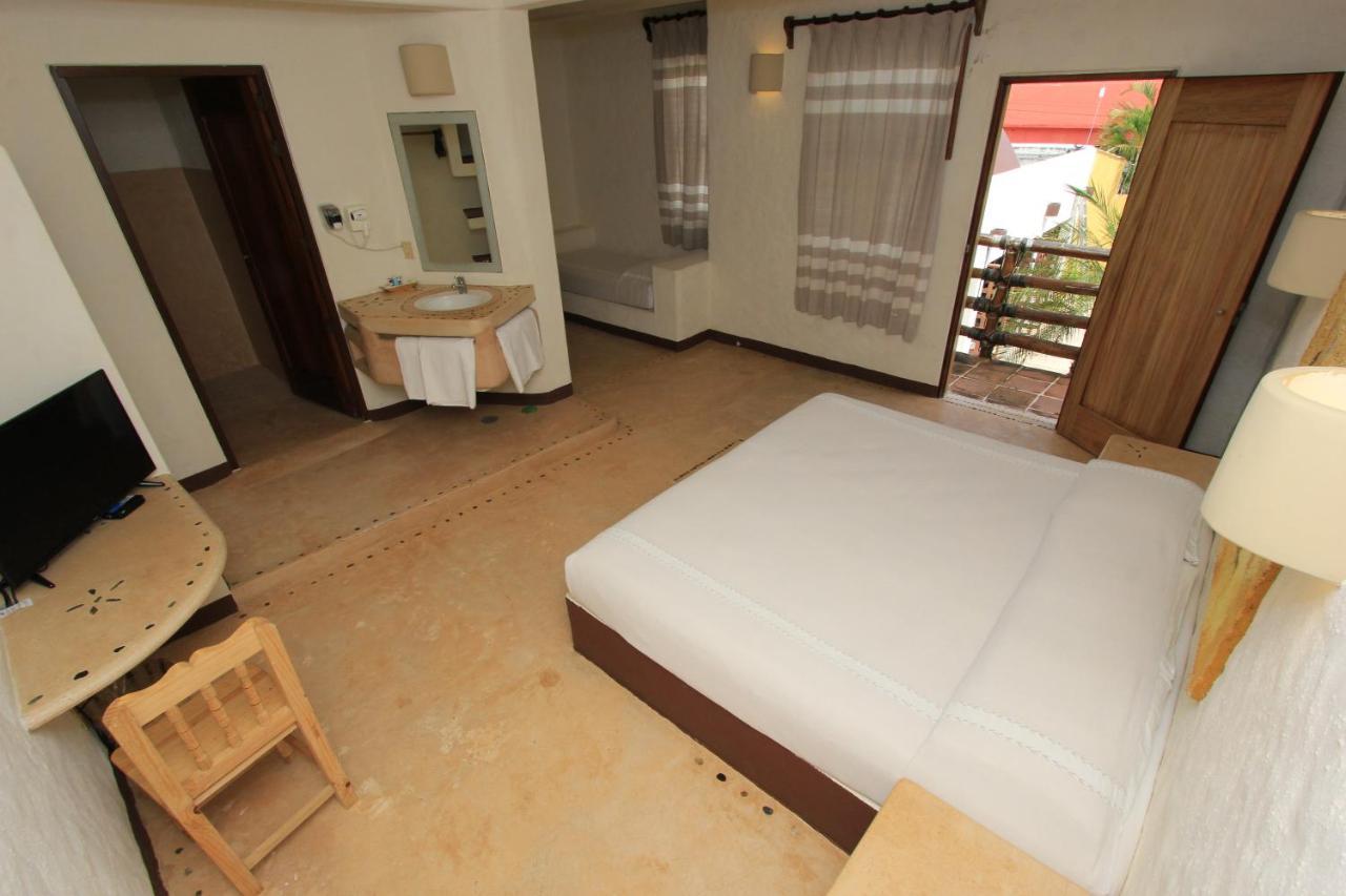 Hotel Plaza Tangolunda Εξωτερικό φωτογραφία