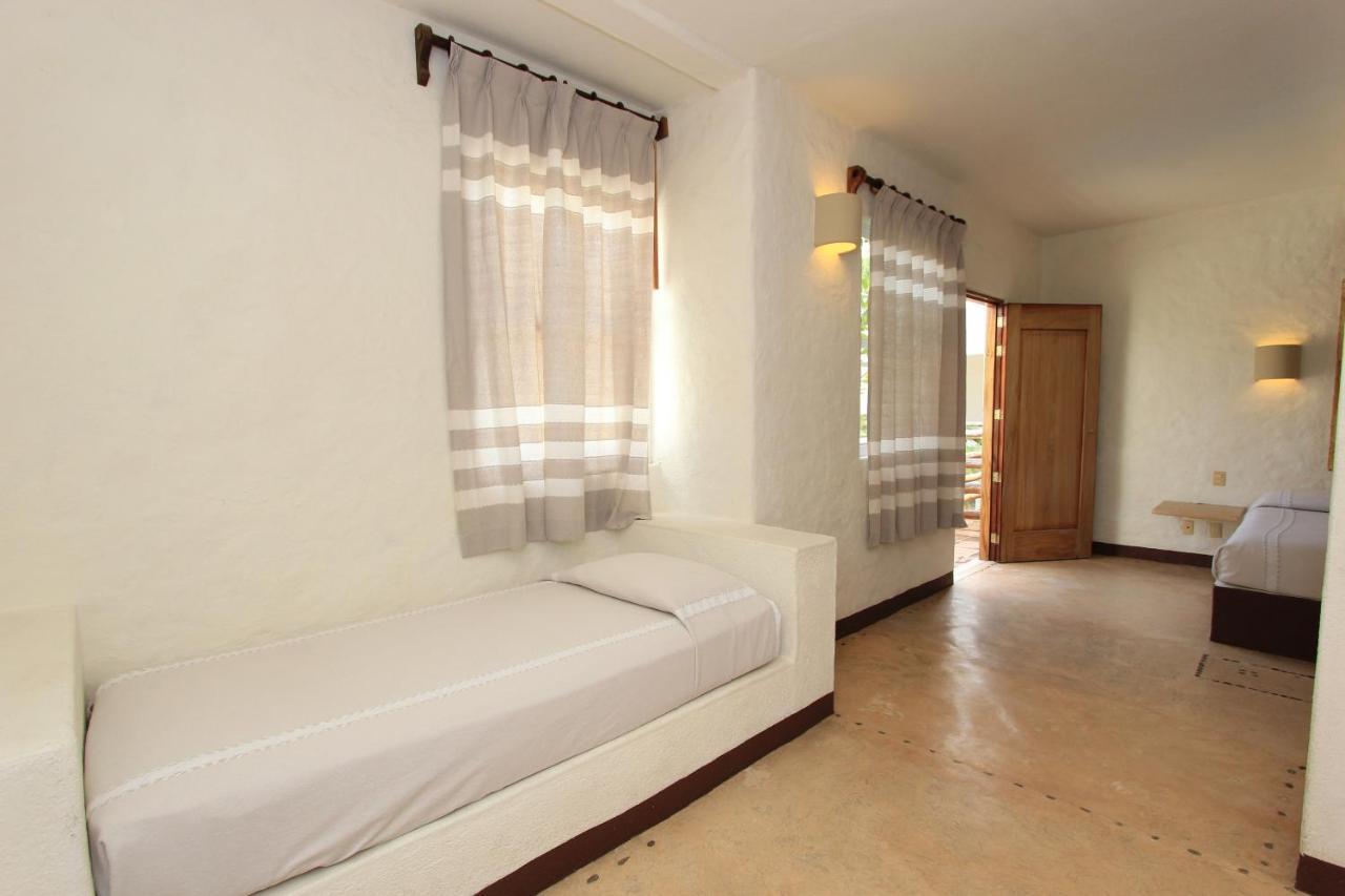 Hotel Plaza Tangolunda Εξωτερικό φωτογραφία
