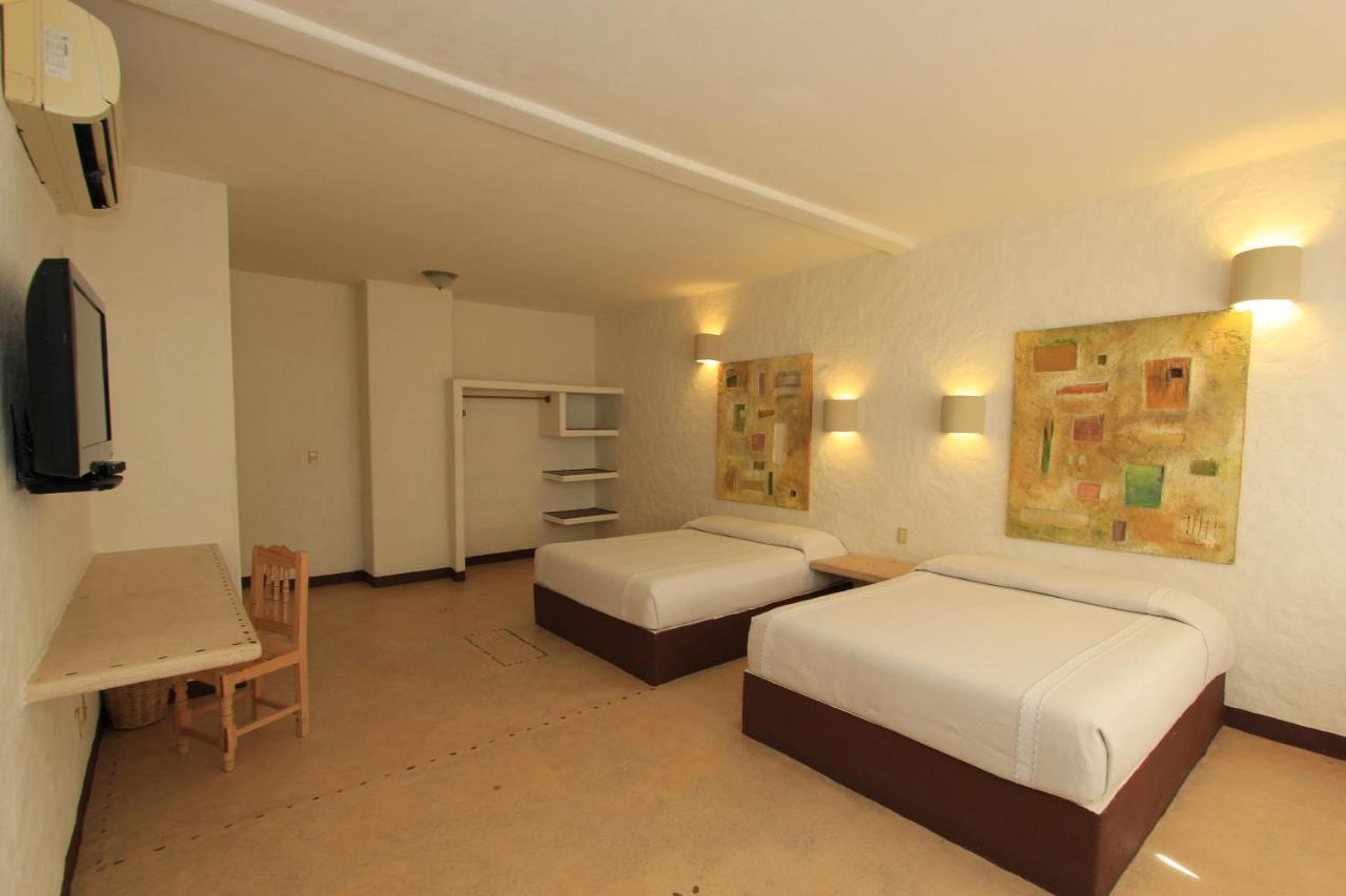 Hotel Plaza Tangolunda Εξωτερικό φωτογραφία