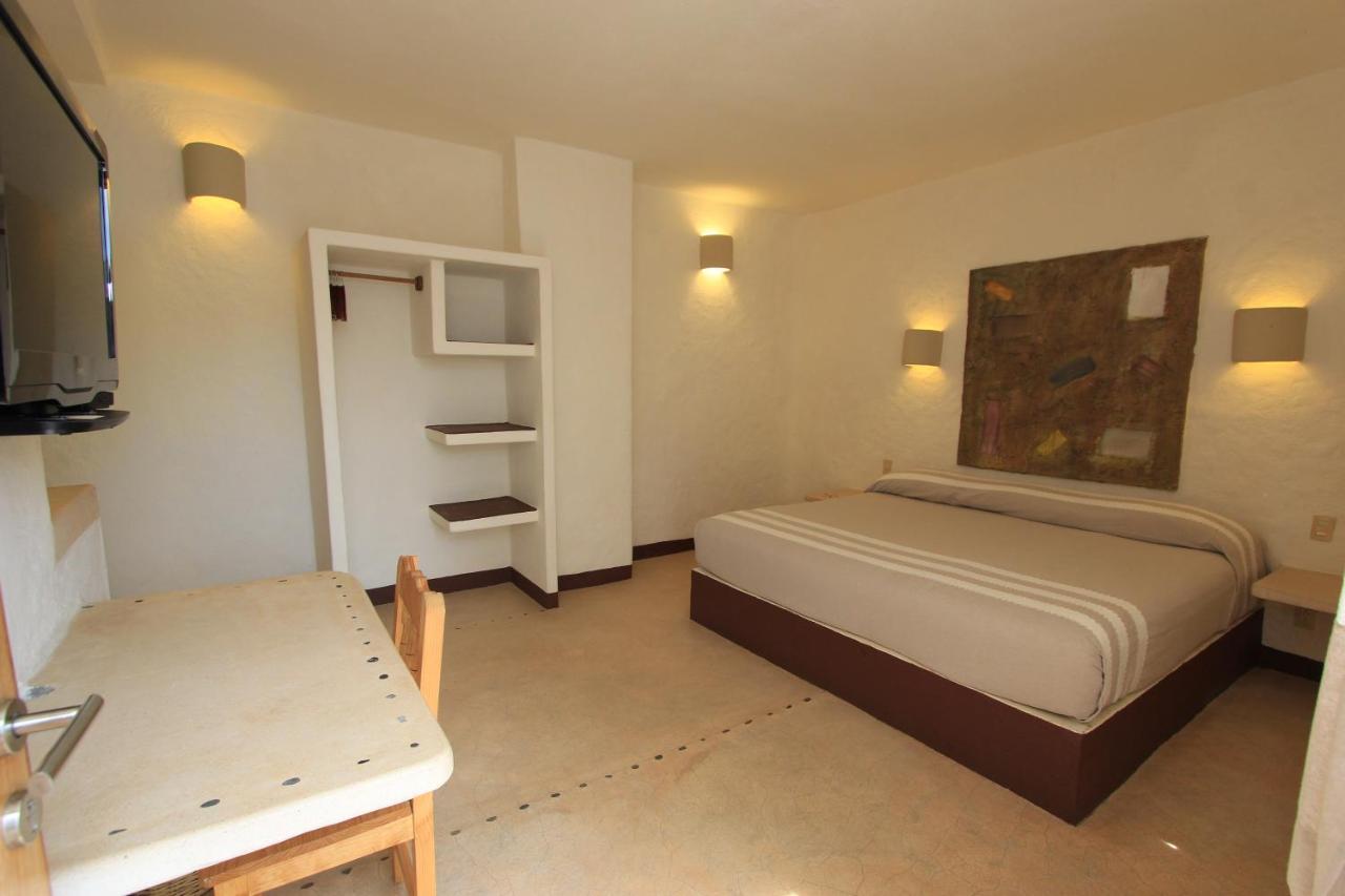 Hotel Plaza Tangolunda Εξωτερικό φωτογραφία